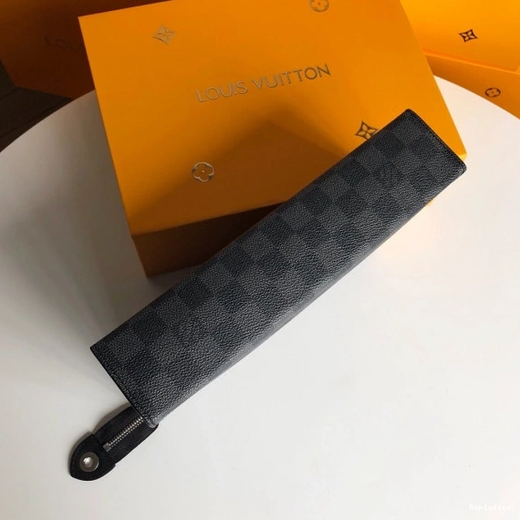 Cheap Louis M41696 Clutch Vuitton 0813